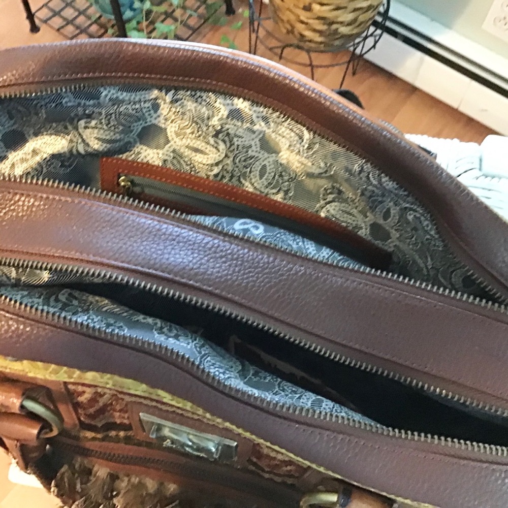 Tapestry Handbag - Picture 3 of 3